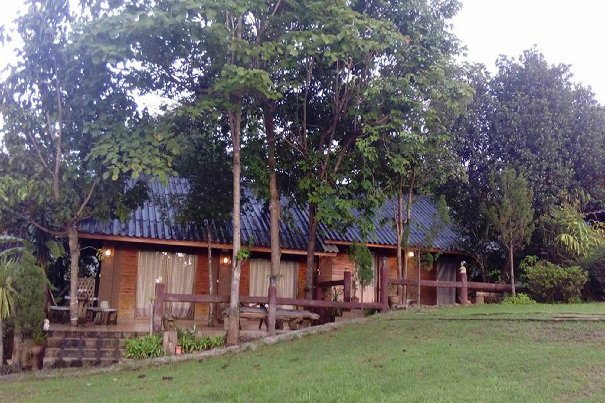 The Local Story Resort Ban Mon Talaeng 外观 照片